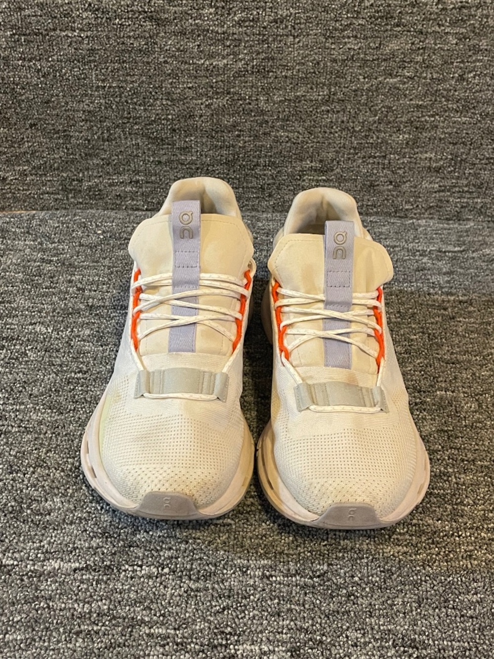 On Cloudtec low top white/gray/orange